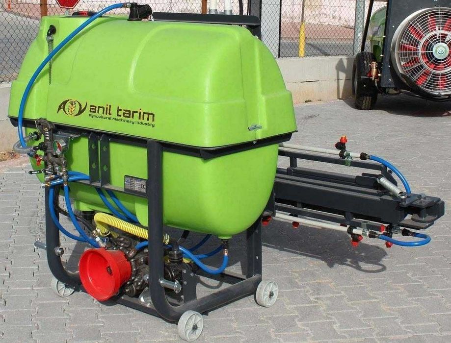 Опрыскиватель навесной 600 л