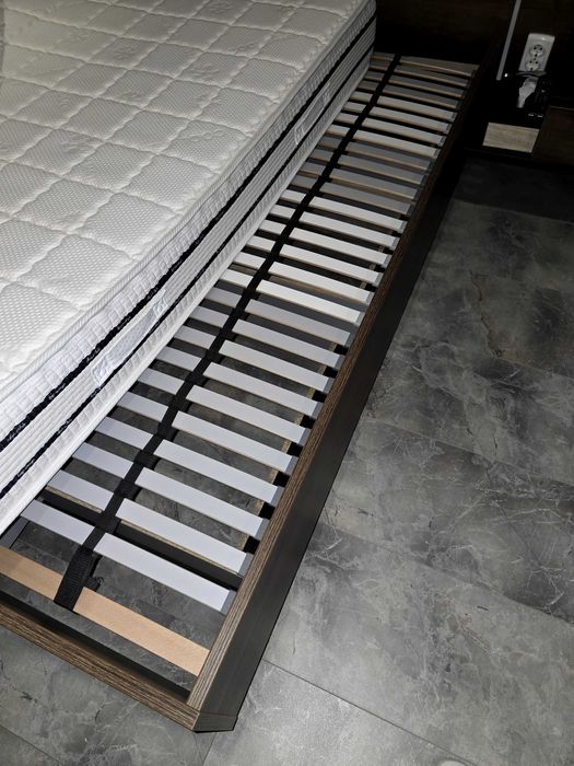 Легло 180/200 с нощни шкафчета 2 бр.  и осветление в Добрич