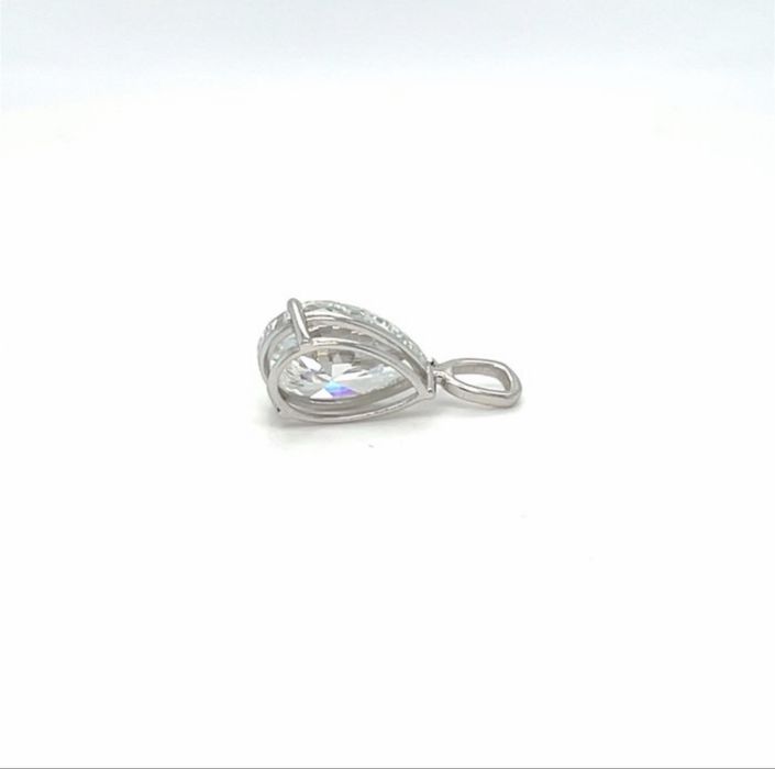 Pandantiv aur alb de 14K, diamant 2,02 ct (formă pară), certificat IGI,  culoare F și claritate VVS2