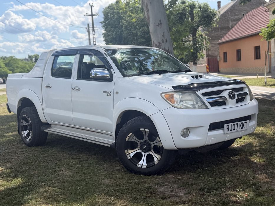 toyota hilux 2.5 diesel