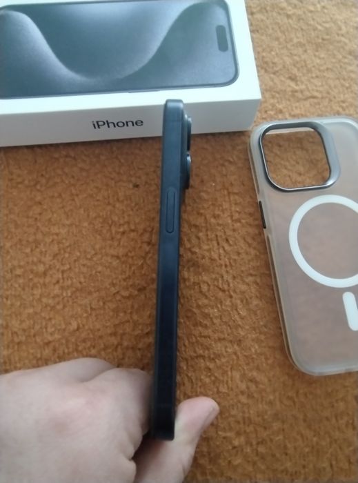 iPhone 15 pro 256 gb