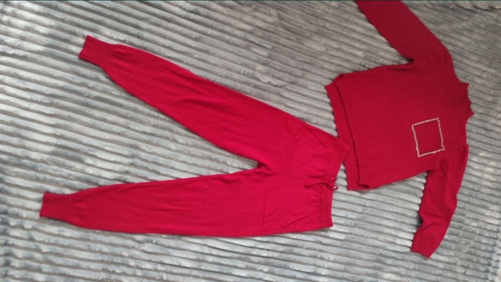 Продается костюм женский