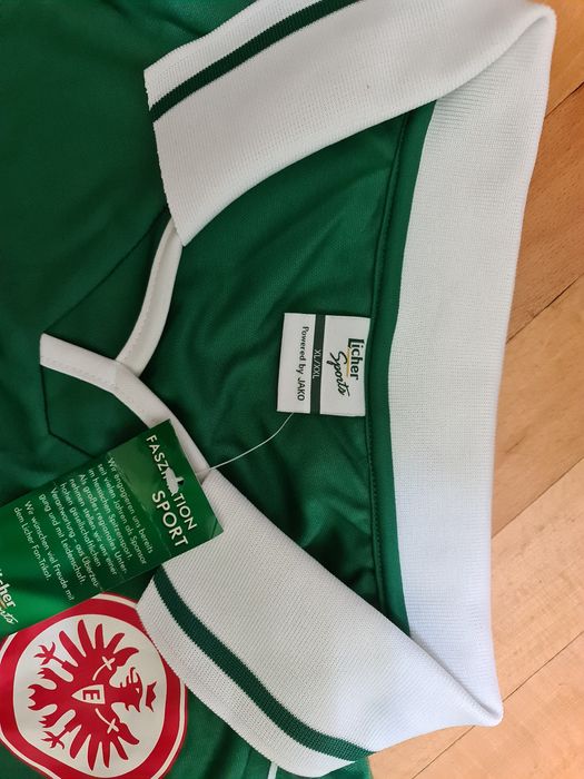 Tricou Eintracht Frankfurt marimea XL/XXL nou