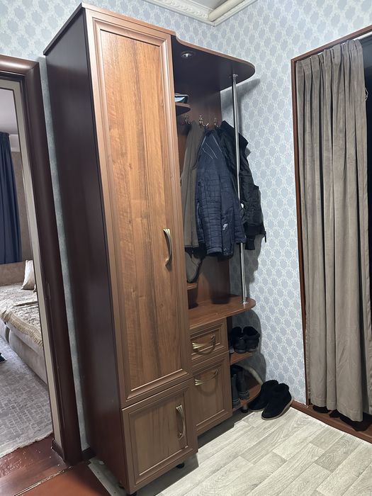 Продается Прихожая