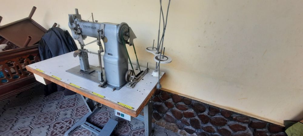 Tikuv mashinalar sotiladi