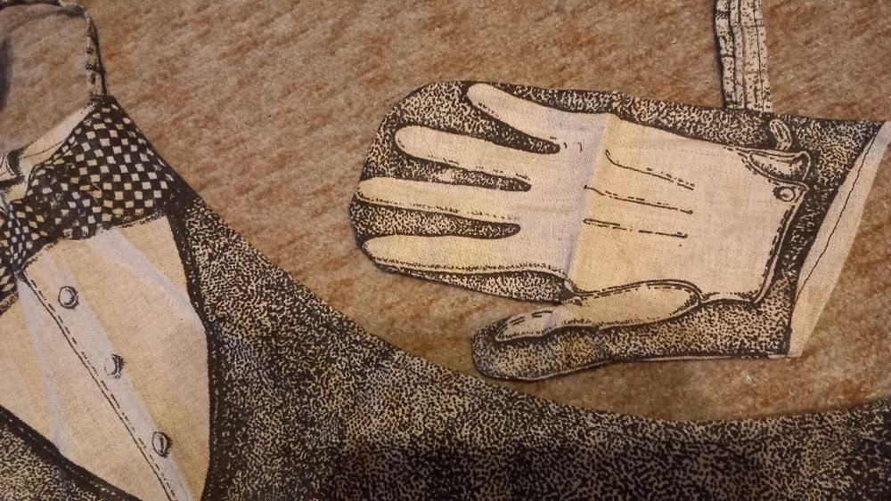 Нови :шал,готварски престилки и нови колани