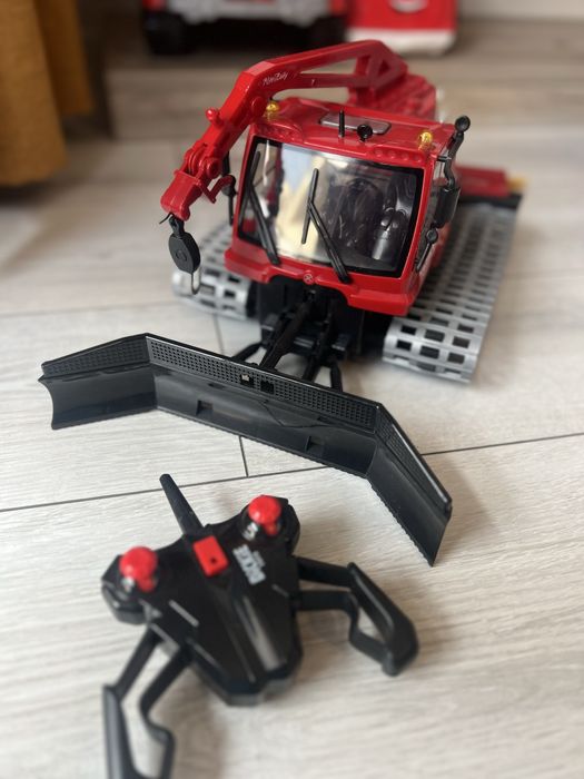 Pistenbully радиоуправляем снегорин