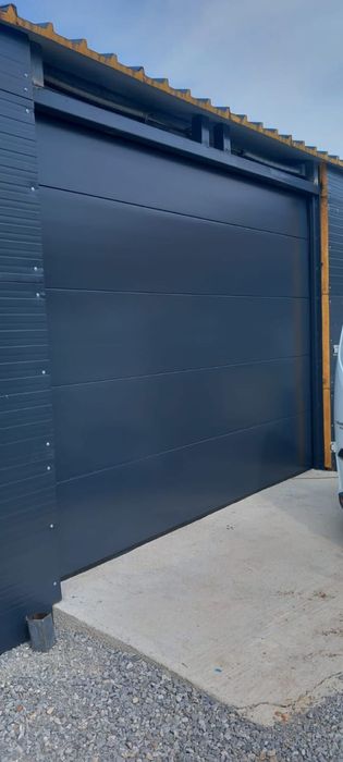 Usi de garaj / Automatizari / Interfon