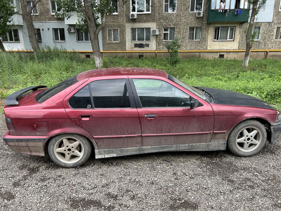 Продам е 36 1992 года 700000