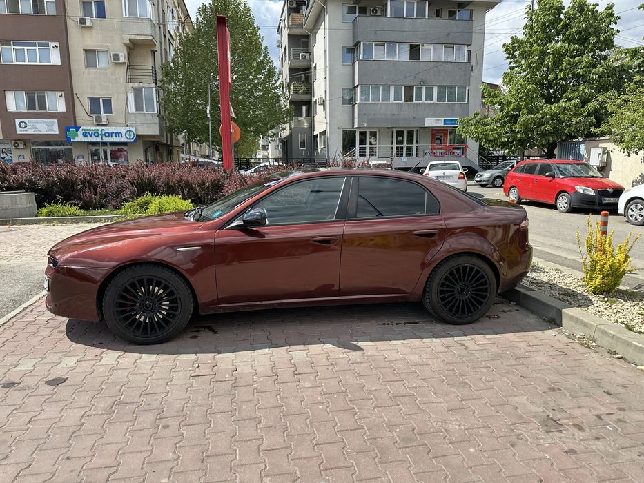 Vând Alfa Romeo 159