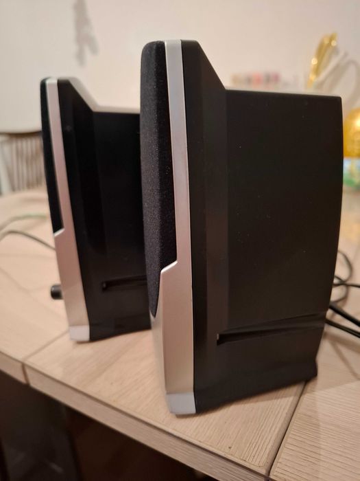 Две проводные колонки