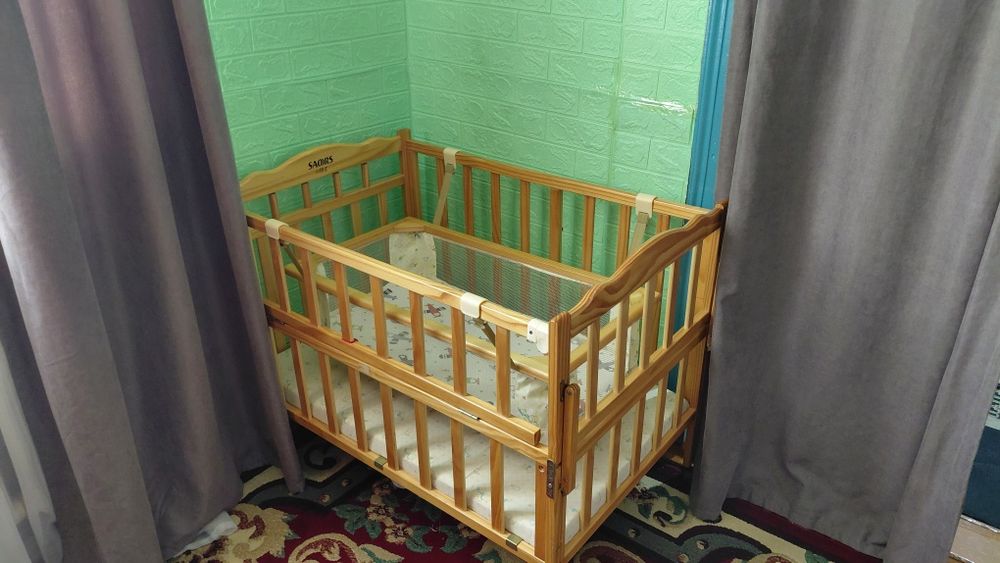 Детский манежик с люлькой