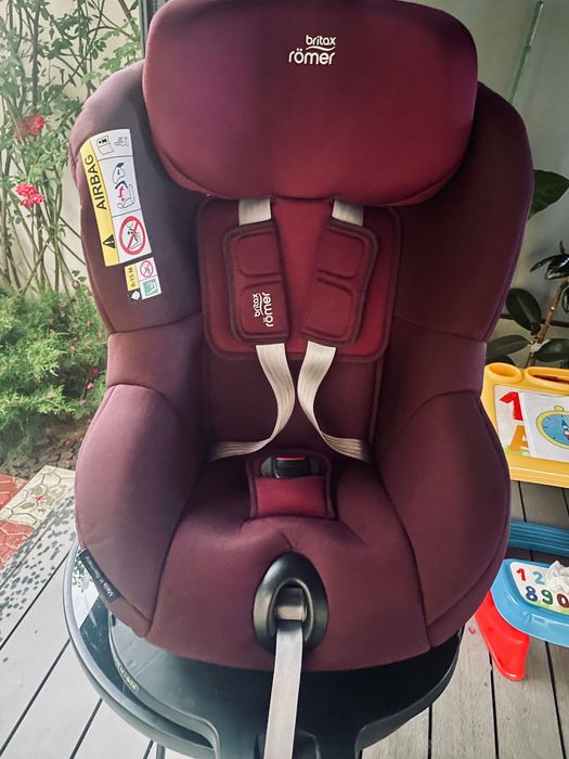 Scaun copil auto Britax Römer Dualfix M i-Size, rotativ 360°, Burgundy Red – stare foarte buna