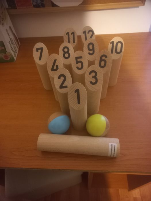 Vând joc de bowling din lemn