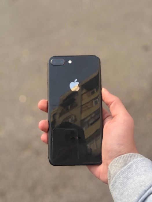iPhone 8 plus 64tali
