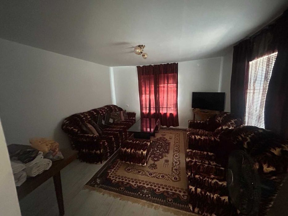 Двуетажна къща, с. Еленово