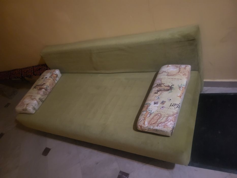 Продам Диван в хорошем состояние