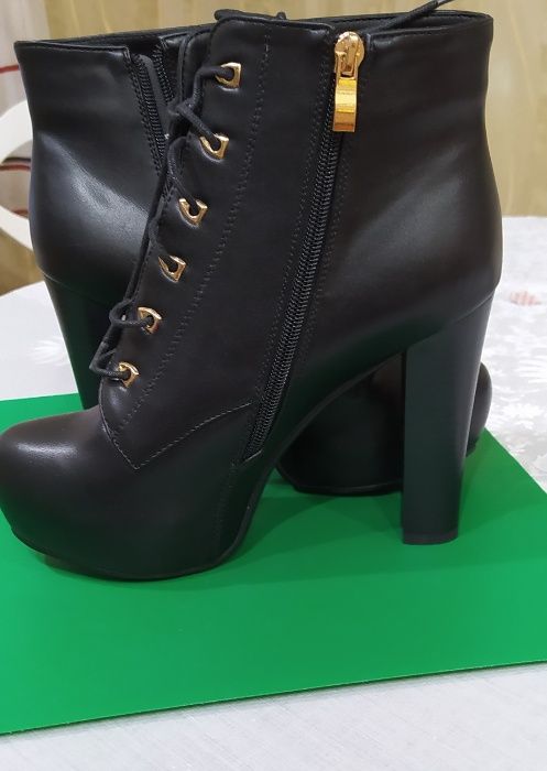 Новые сапоги женские