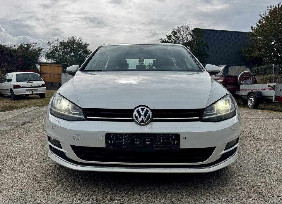Vw Golf 7 1.4 tsi 140 cai xenon, distronic, navigatie, masaj