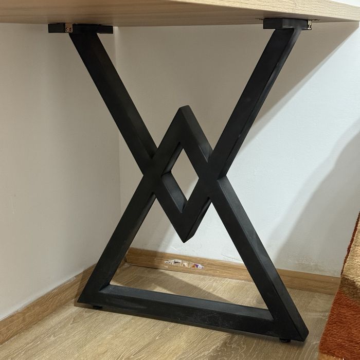 Просто стол