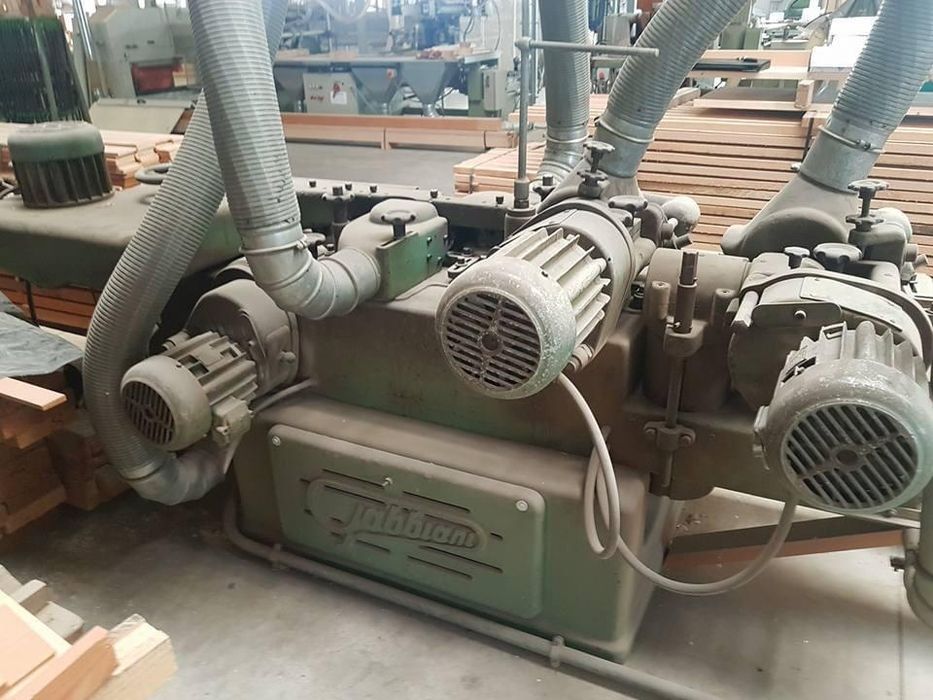 Vind combinata pentu rindeluit pret 2500 euro