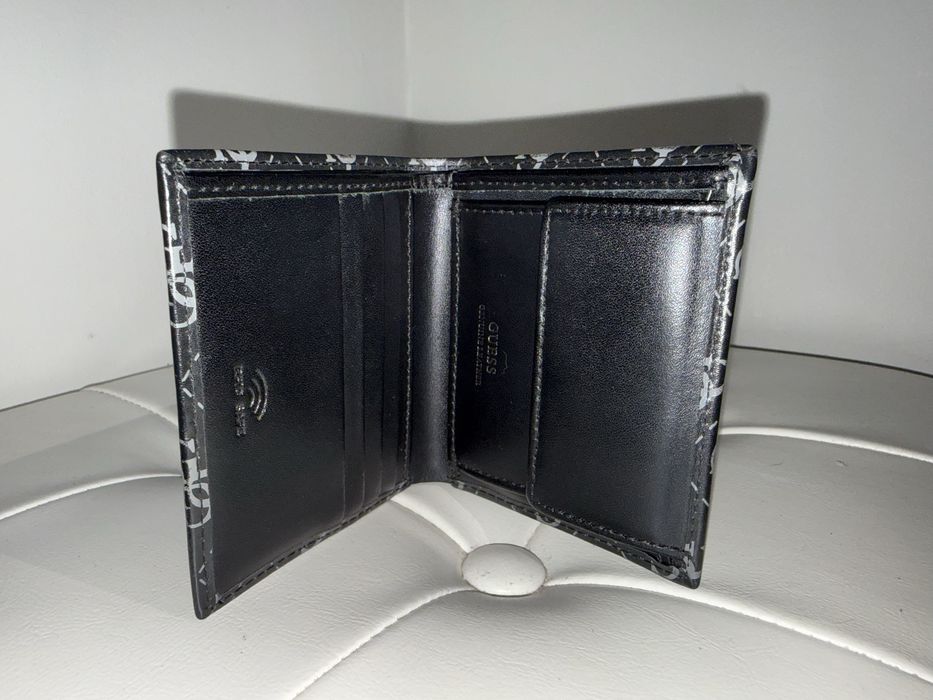 2 протмонета на GUESS