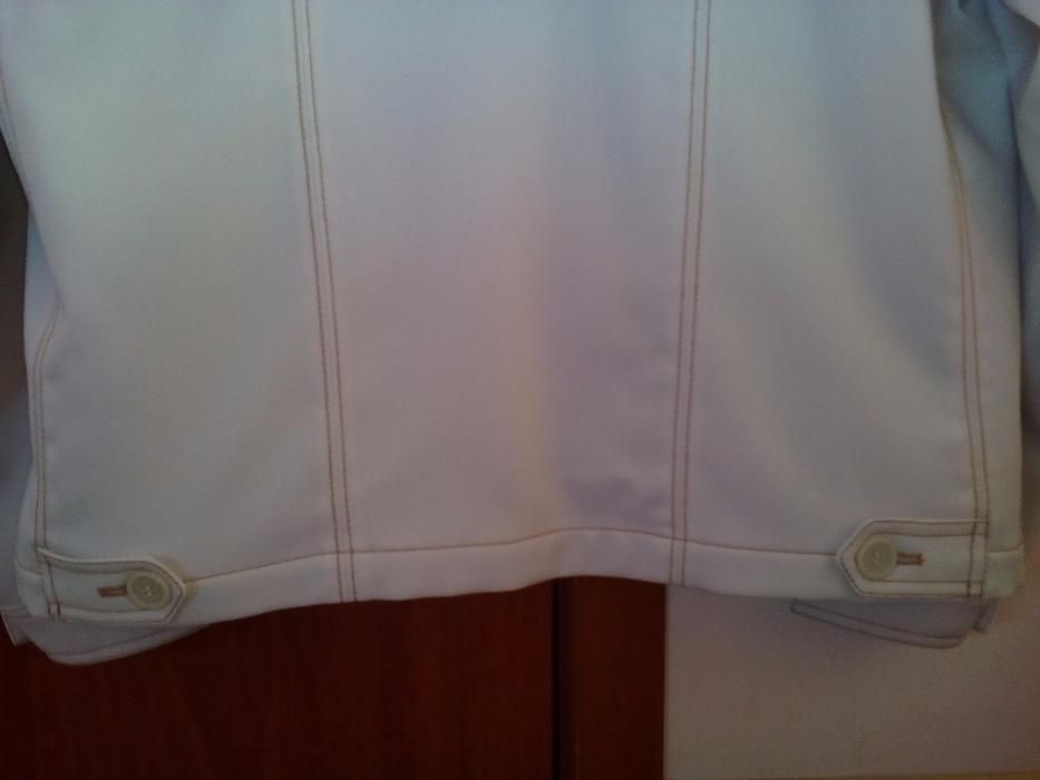 Костюм на " Paruchev"-40 лв. Подарявам риза.