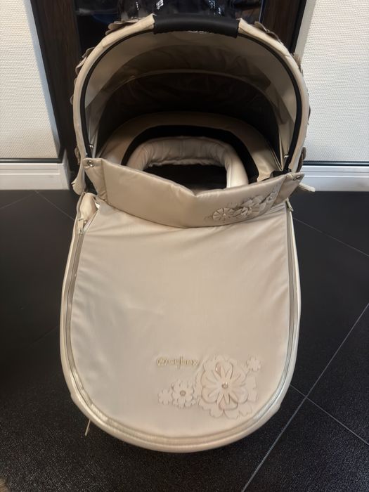 Кош Simply Flowers за Cybex Priam 4 + адаптери + комарник