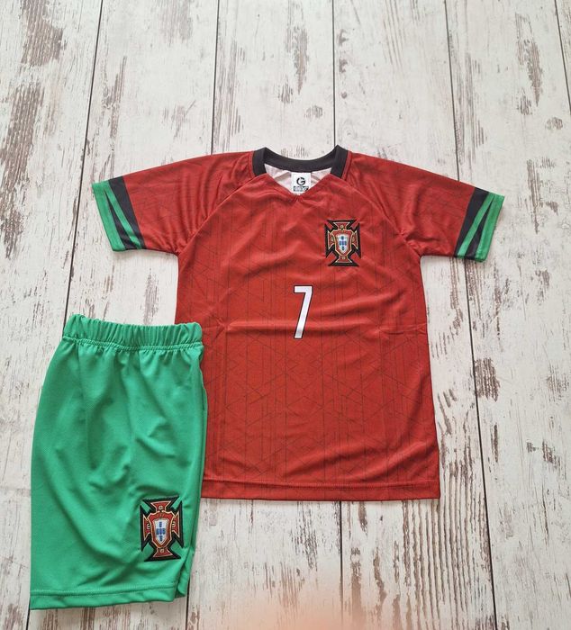 Червен Детски Екип с анцуг CR7 RONALDO Португалия 2025г Комплект