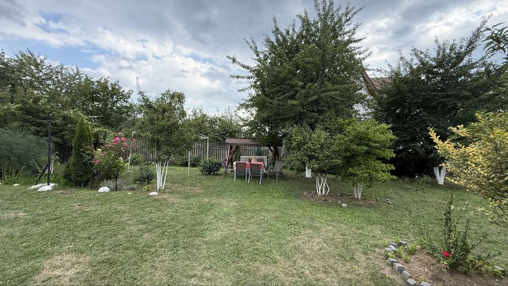 Teren de vanzare cu toate utilitatile necesare .