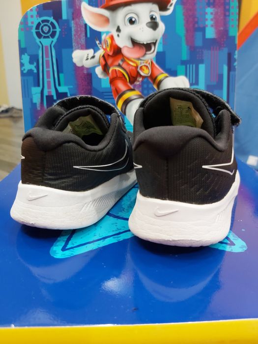 Продавам детски Nike