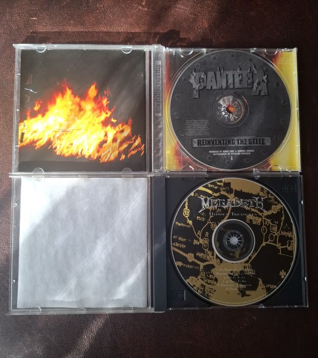 Дискове и аудиокасети на метъл групи