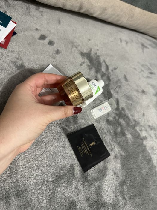 Estee Lauder crema revitalizing supreme