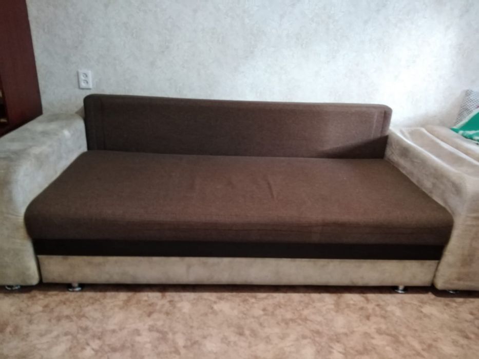 Отдам даром диван