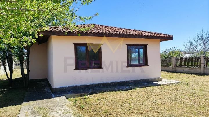 Продава се Къща в с. Селце, Област Добрич - 130 кв.м за 373 €/кв.м - Снимка #1