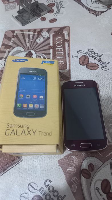 Продам мобильный айфон.