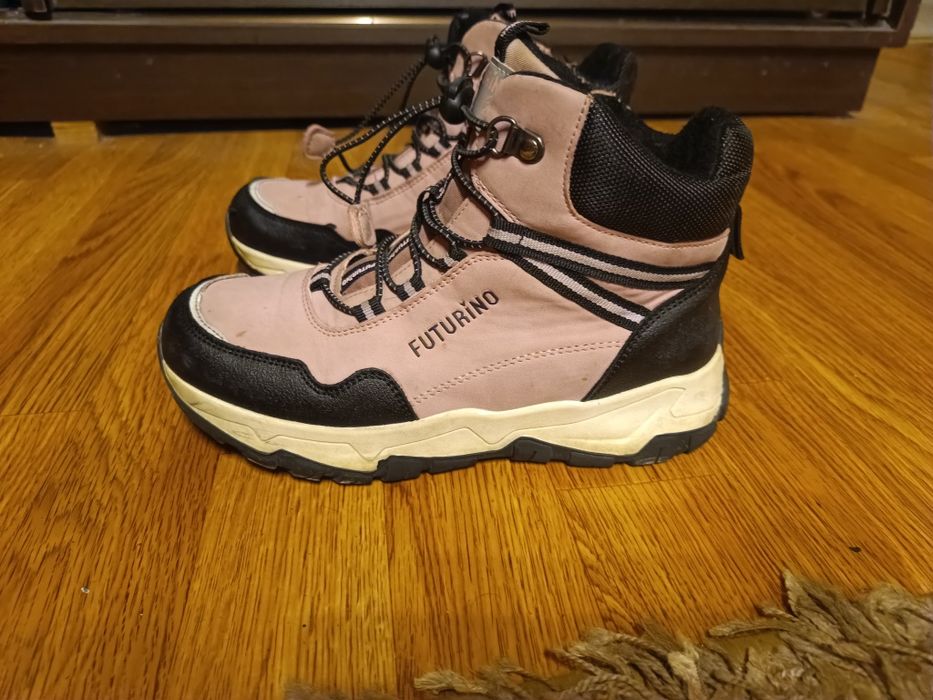 Ботинки для девочки Futurino 35 р