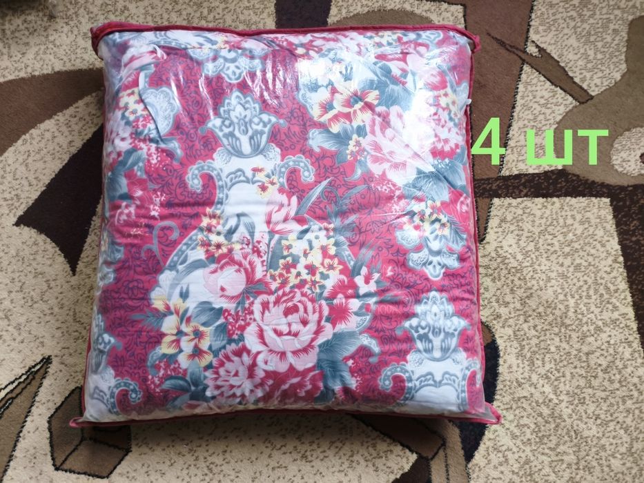 Продам подушки 4 шт