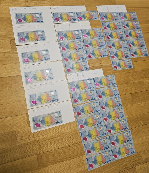 Vând colecție / lot de 40 bancnote Bancnota românească 2000 lei Eclipsa 1999 – toate necirculate (UNC), păstrate foarte bine.