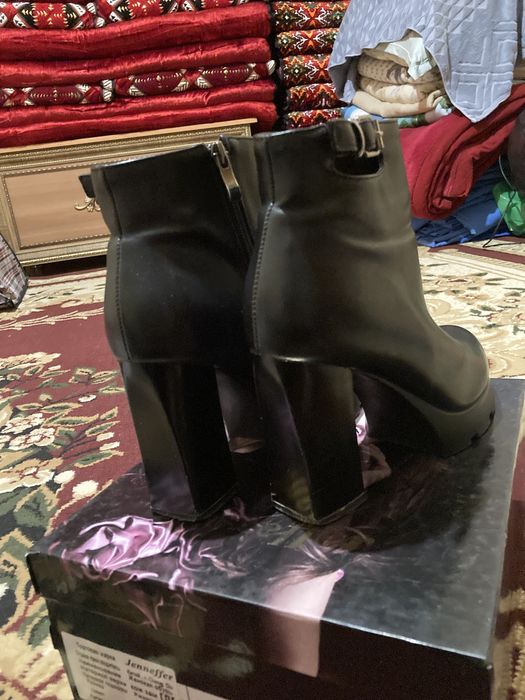 Сапожки на каблуках