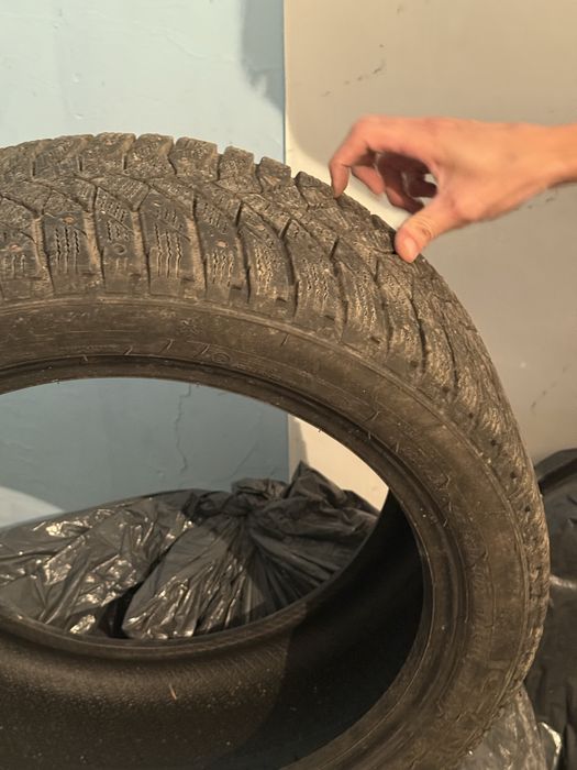 Зимние шиповынные шины 3шт