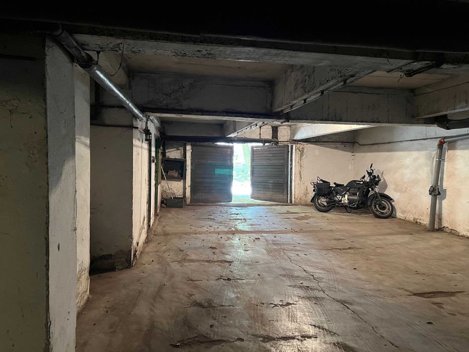 Garaj 18mp langa piata Dacia - apa, canalizare, lumina