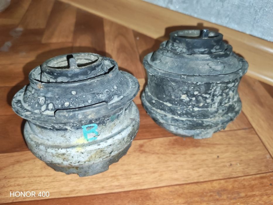 Продам подушки двигателя