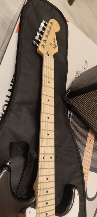 Chitara electrica Fender Squier Sonic Stratocaster Pack - 2-Color Sunburst