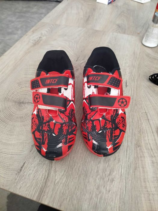 Бутонки и стоножки