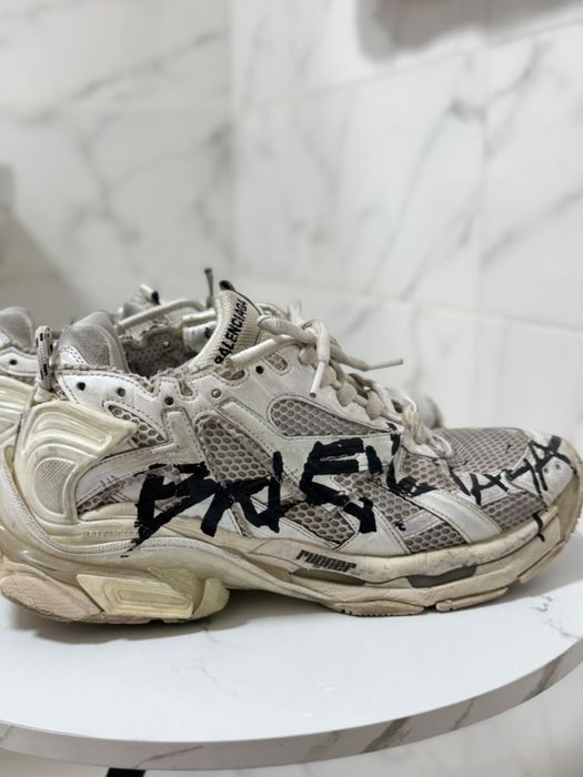 Кроссовки balenciaga runner graffiti white black