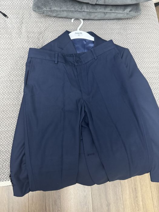 Продам школьный костюм