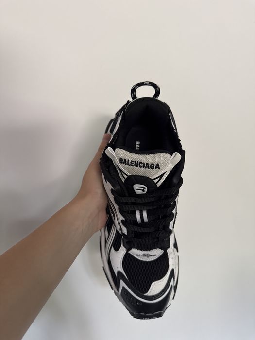 Balenciaga Runner Black & White