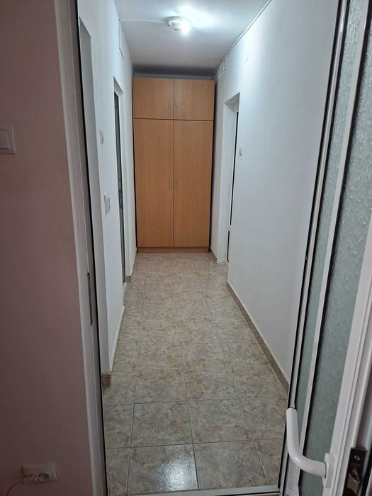 Închiriez apartament 3 camere zonă centrală