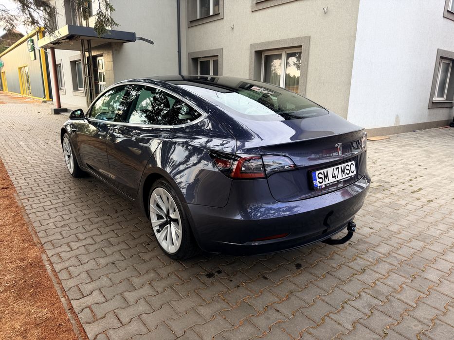 Tesla Model 3 RWD